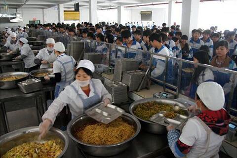 學(xué)校食堂承包這個近乎被壟斷的賺錢生意，如今卻“開不下去”？